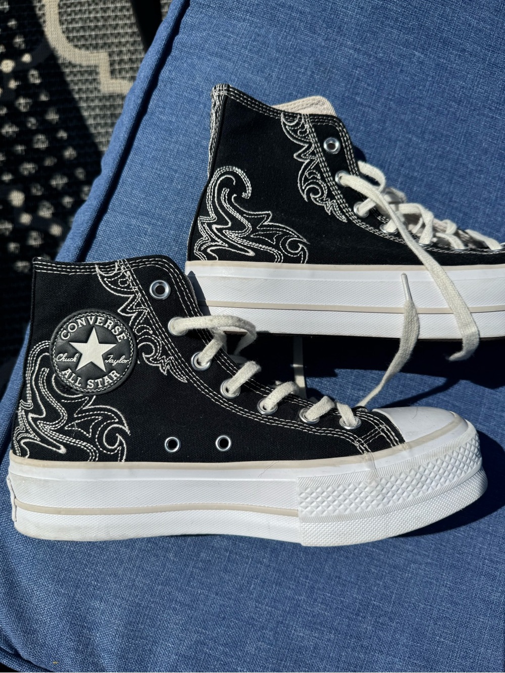 Women Platform High Top Sneakers with Stitch Detail size 7
